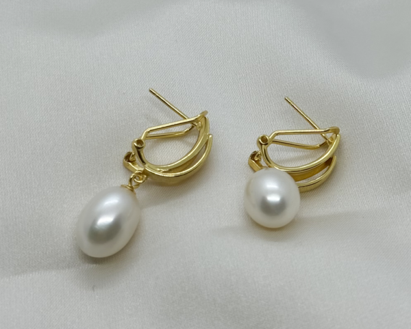 Raffie & Julia "Pearl Drop Huggie Earrings" Freshwater Pearls in Thick Gold Plated Sterling Silver