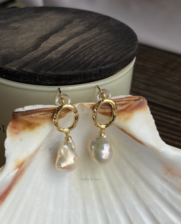 Raffie & Julia Radiance Pearl Earrings - Exquisite Teardrop Freshwater Pearls in Gold Plated Sterling Silver, Sensitive Skin Friendly, Iridescent Sheen, Elegant Textured Finish, 3cm Length, Bridal Style for Weddings and Special Occasions