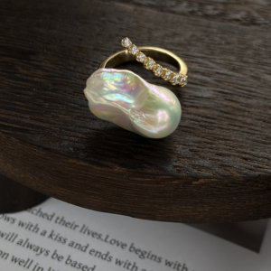 Raffie & Julia Elysian Pearl Ring – Adjustable Baroque Pearl Ring for Women – White and Colorful Natural Pearls, Sterling Silver or 18k Gold-Plated, Unique Statement Pearl Ring Bridal, Everyday, and Gift