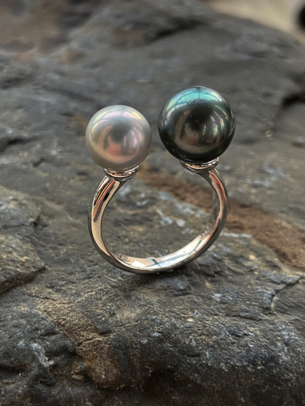 Raffie & Julia Twilight Pearl Ring, Adjustable Black Seawater Pearl Ring with Grey or White Real Pearls, Rhodium-Plated solid 925 Sterling Silver, Unique Two-Pearl Statement Ring, Minimalist Fine Jewelry Gift for Women