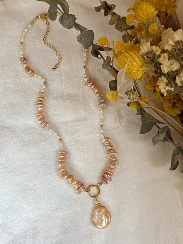 Raffie & Julia Blossom Glow Necklace - Freshwater Pearl Necklace with Baroque Pearl Pendant - Detachable Choker and Bracelet Set - Pink and Gold Pearl Jewelry - 18k Gold Plated Chain - Bridal Necklace for Women - Versatile Handmade Gift